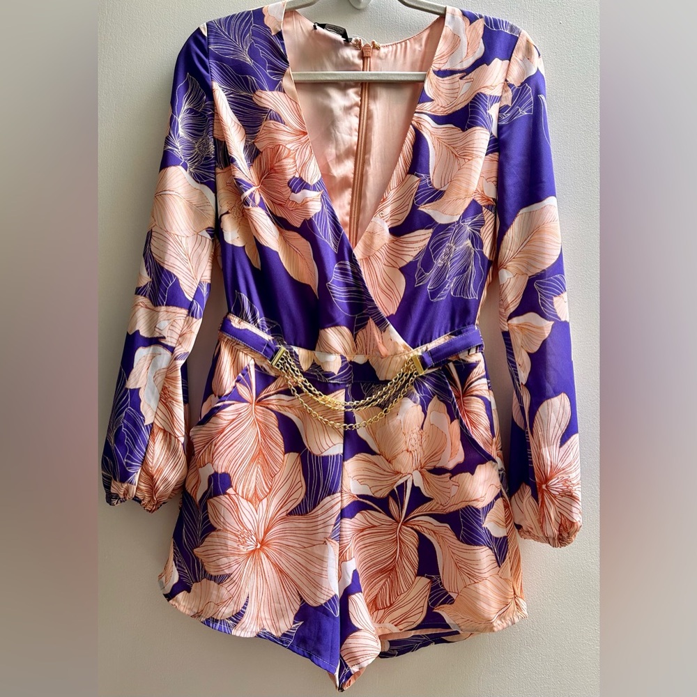 NWT BeBe Floral Romper Pockets Gold Chains Purple Peach Pink